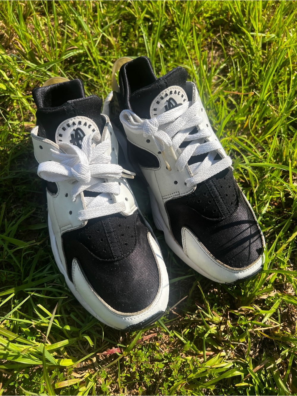 CLEAN Nike size 8 Mens Air Huarache Orca White Black shoes - Picture 5 of 12